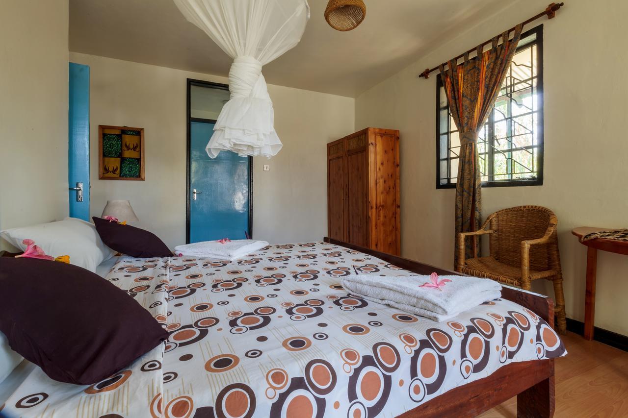 Travellers Rest Hotel Kisoro Exterior photo